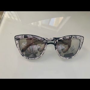 Quay marbled sunglasses
